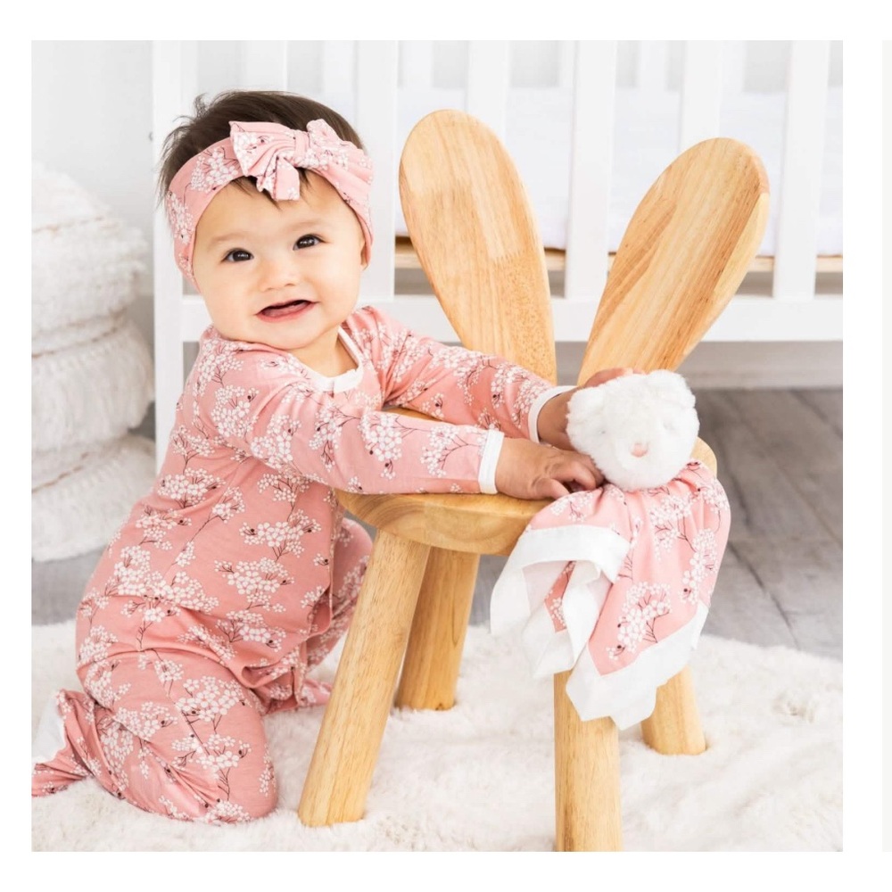 Magnetic me floral onesie (3-6 mo)